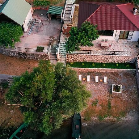 Luxury House Lotos Apartamento Golubovci Exterior foto