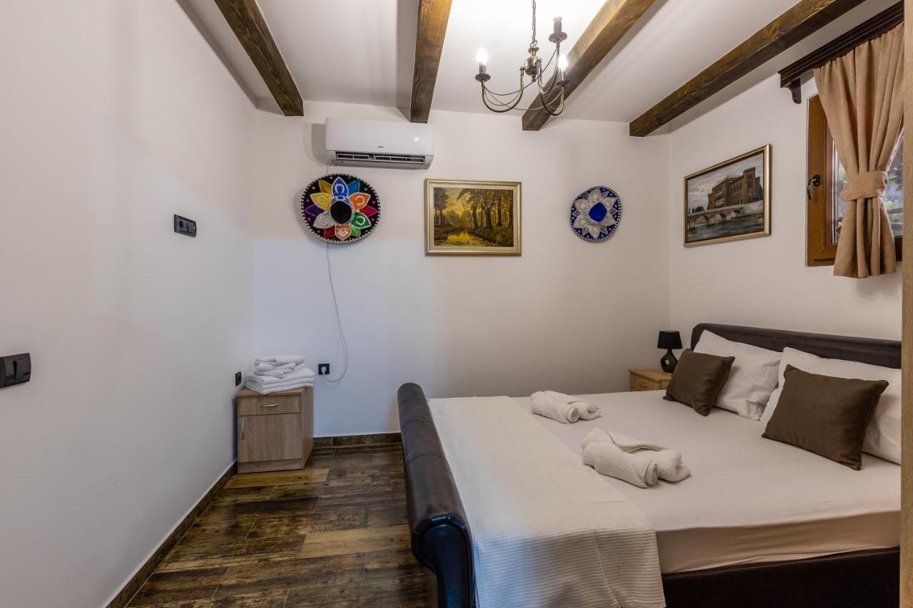 Luxury House Lotos Apartamento Golubovci Exterior foto