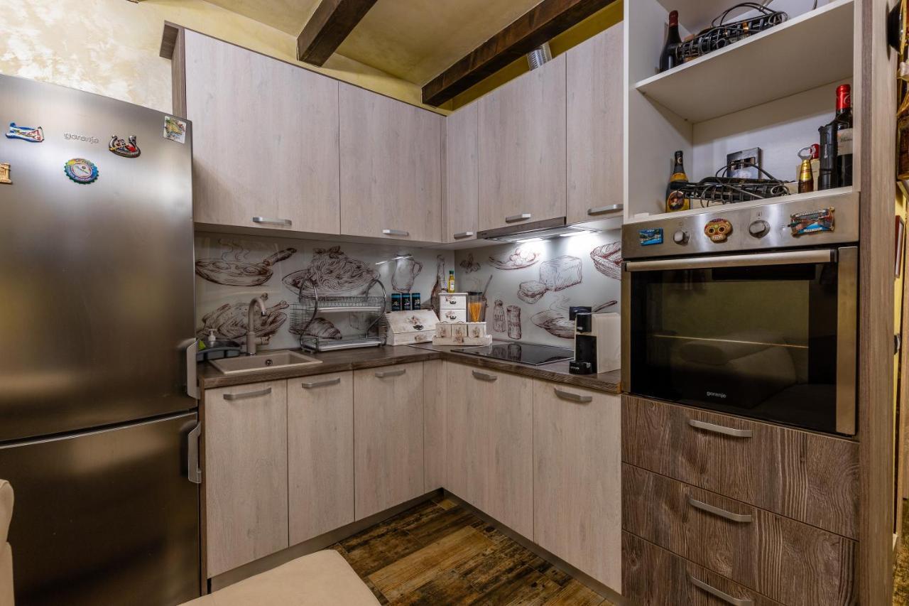 Luxury House Lotos Apartamento Golubovci Exterior foto
